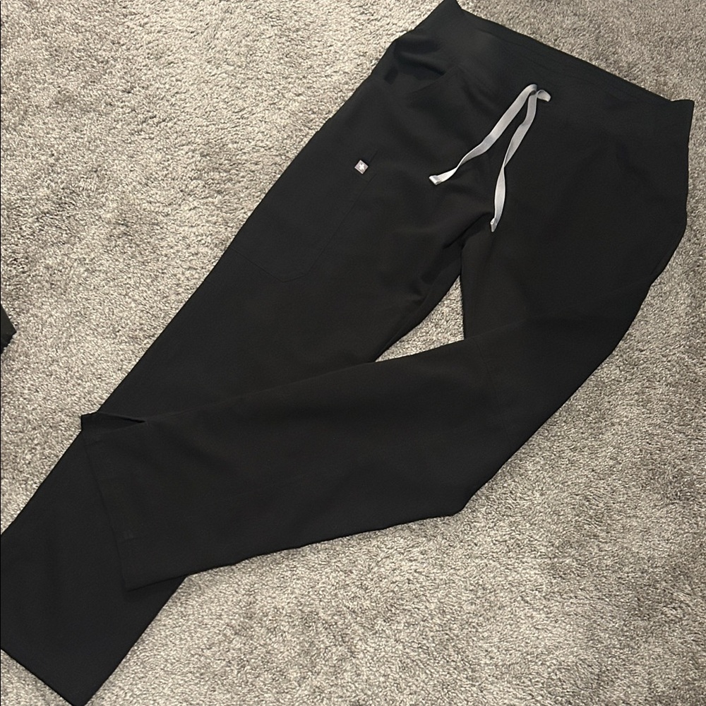 Black straight leg scrub pants with drawstring; size small. FIGS